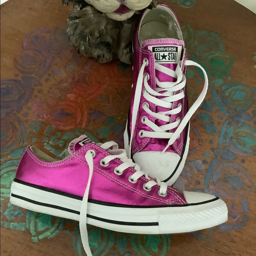 Metallic pink converse all star low tops. Gentle wear 39